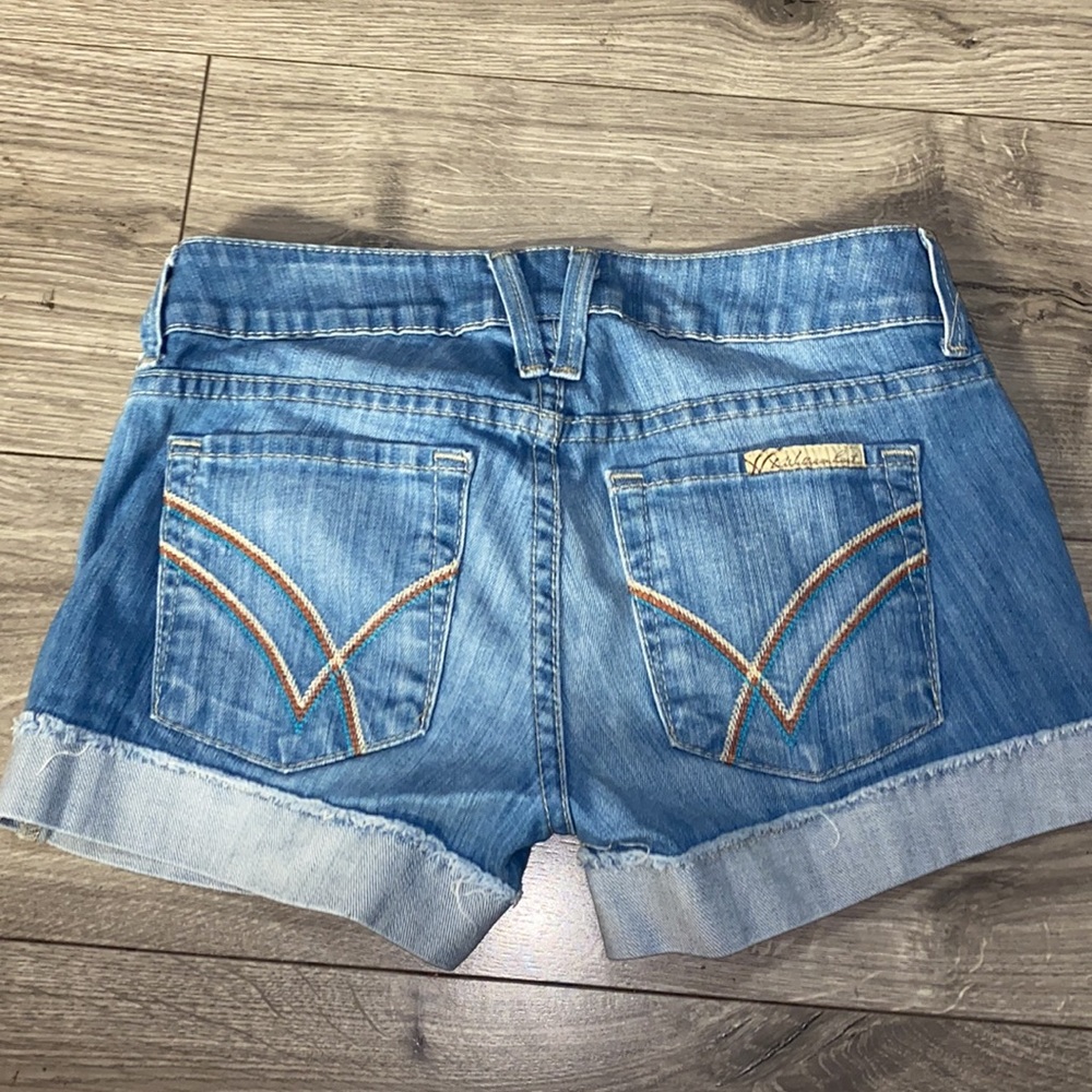 WILLIAM RAST (scarlet shorts) - Picture 4 of 4